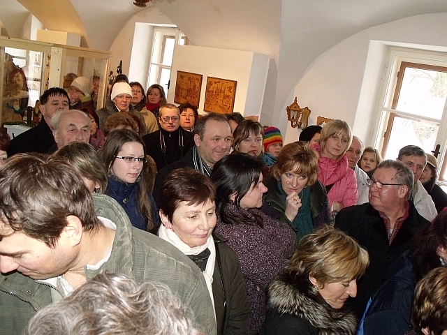 04_Naslouchame Lanskrounskemu smisenemu sboru.jpg